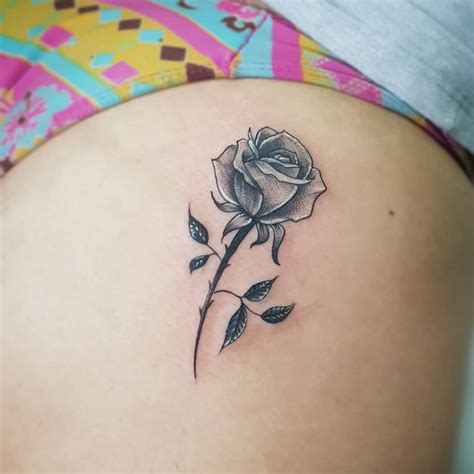 tattoo de flor na bunda|Tatuagens na Bunda para Mulheres ousadas